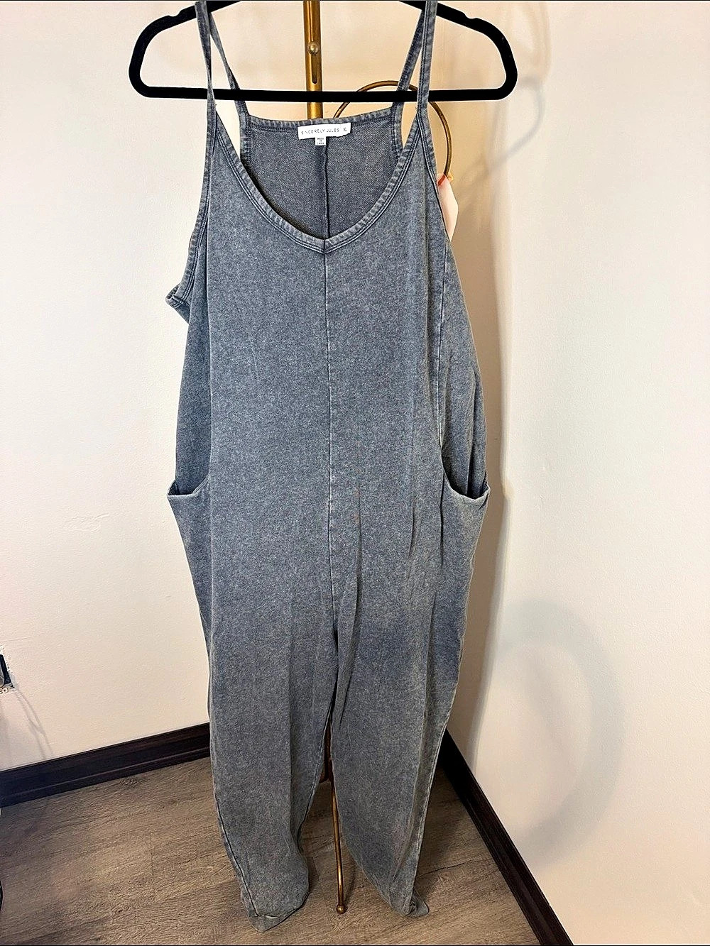 Sincerely Jules Gray Jumpsuit Size XL Like New